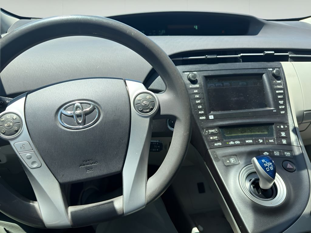 Used 2010 Winter Gray Metallic Toyota III image 7