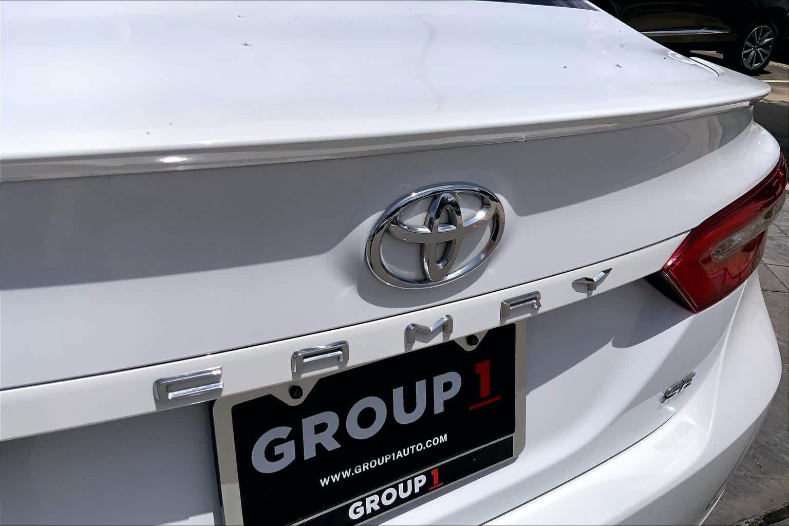 Used 2019 Super White Toyota SE image 30