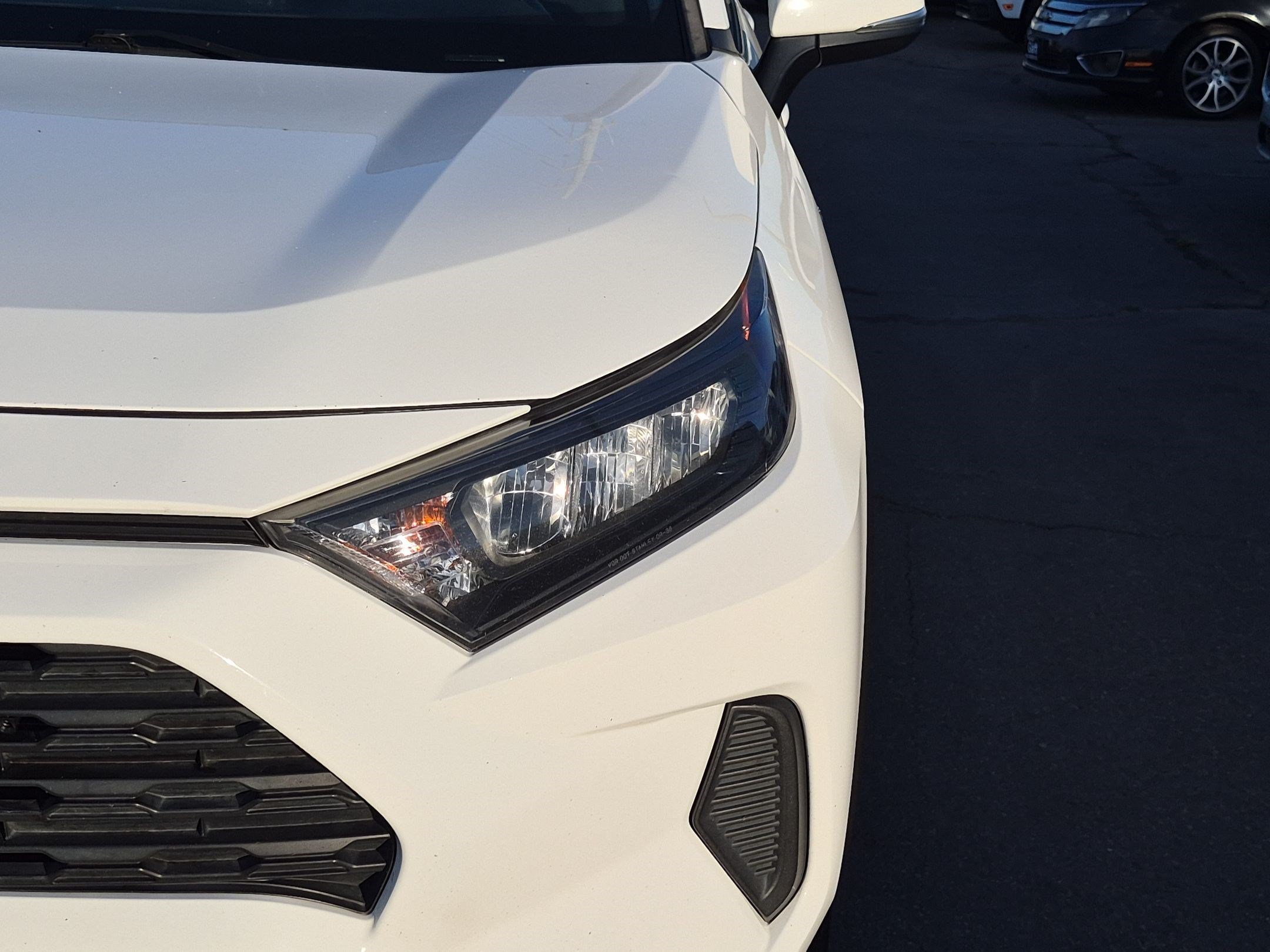 Used 2019 Super White Toyota Hybrid LE image 10