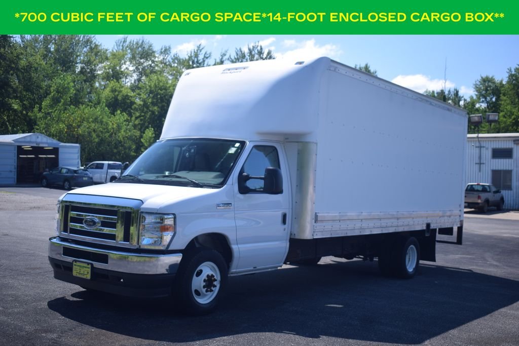 Used 2022 Oxford White Ford Base image 3