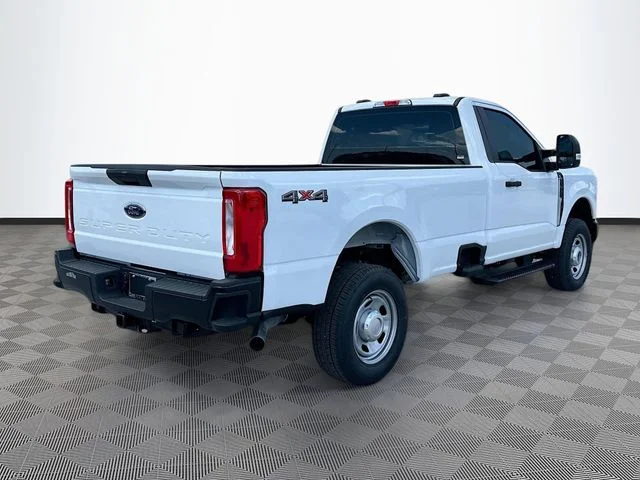 New 2025 Oxford White Ford XL image 5