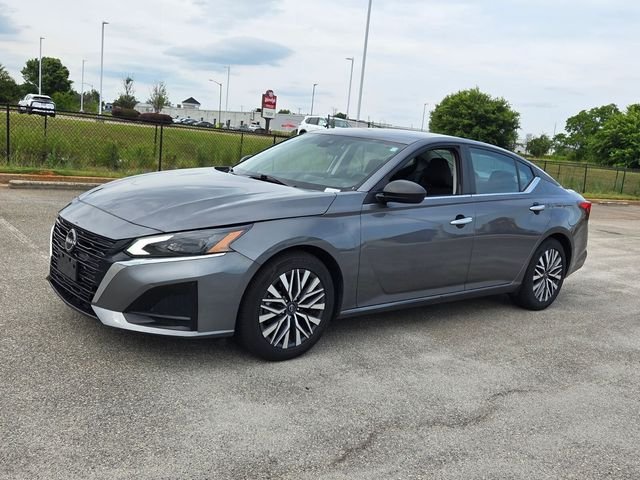 Used 2024 Gray Nissan 2.5 SV image 3