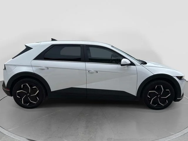 Used 2024 White Hyundai SEL image 9