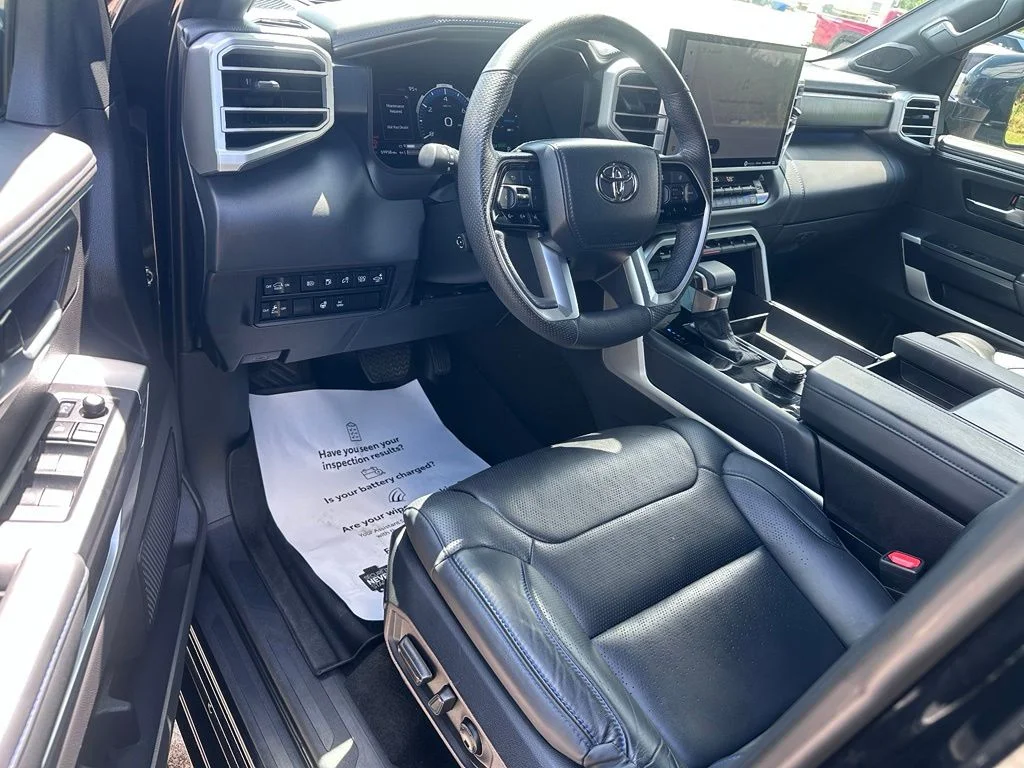 2024 Toyota Sequoia SR5 - Photo 14