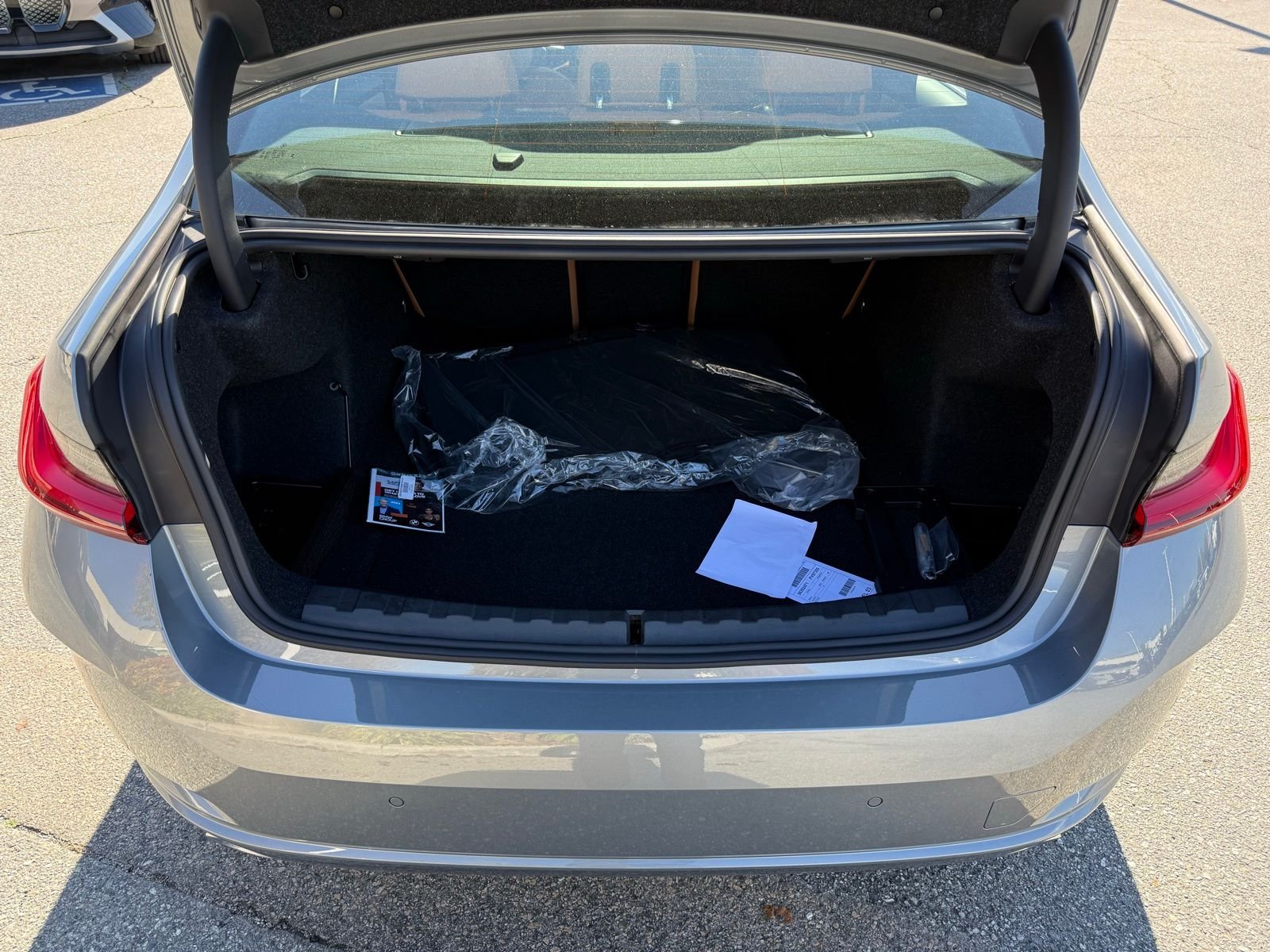 2026 BMW 3 Series 330i - Photo 15