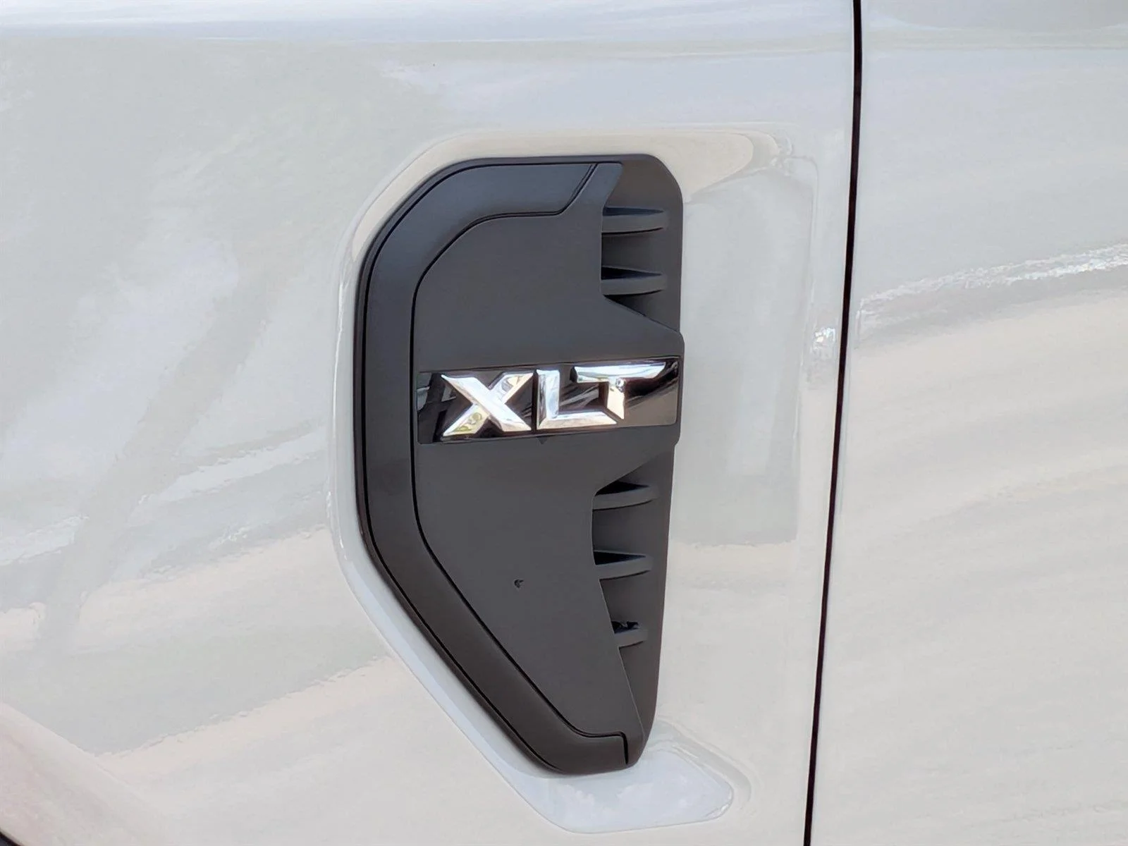 New 2026 Avalanche Ford XLT image 10