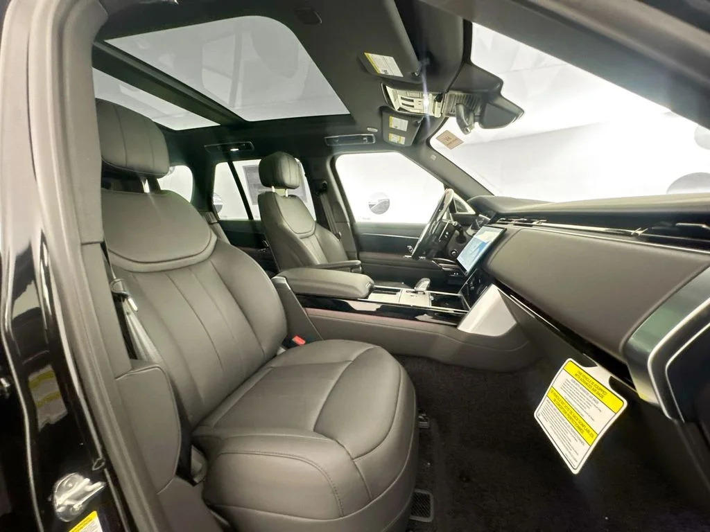 New 2026 Santorini Black Land Rover SE image 25