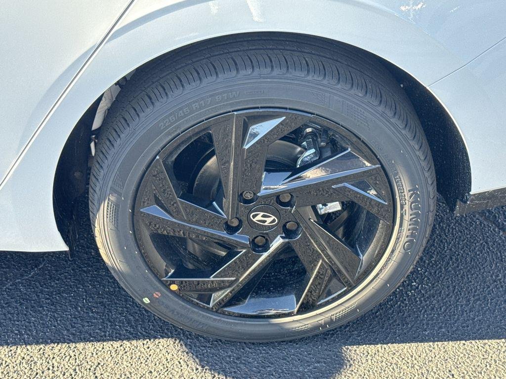 New 2026 White Hyundai SEL Sport image 19