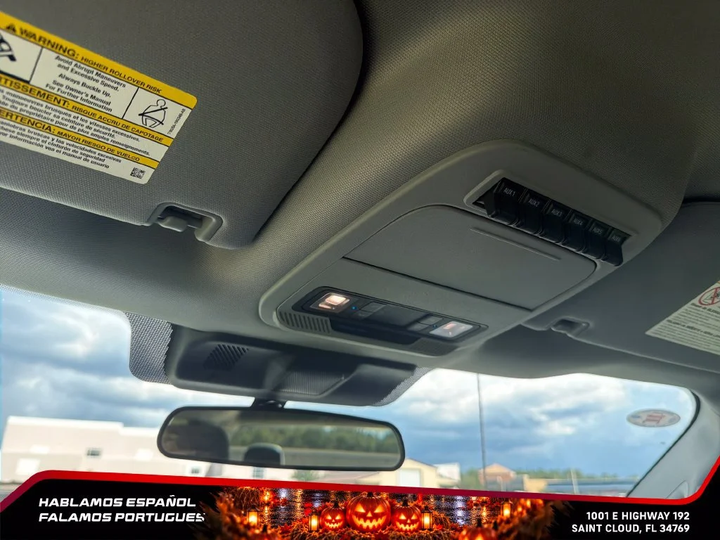 Used 2023 White Ford XL image 21