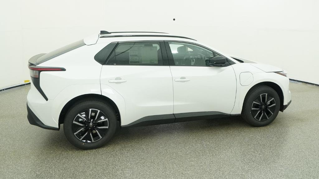 New 2026 Wind Chill Pearl Toyota XLE image 12