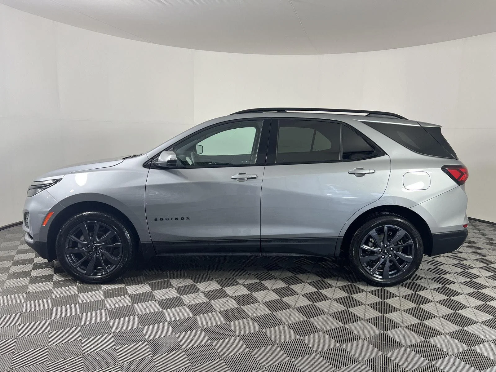 Used 2024 Sterling Gray Metallic Chevrolet RS image 27