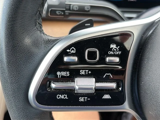 Used 2022 White Mercedes-Benz GLE 350 image 27