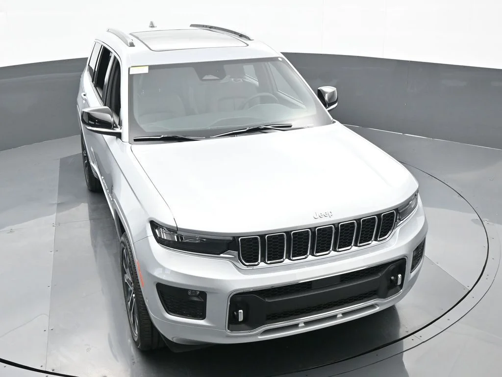 Used 2024 Silver Zynith Jeep Overland image 48