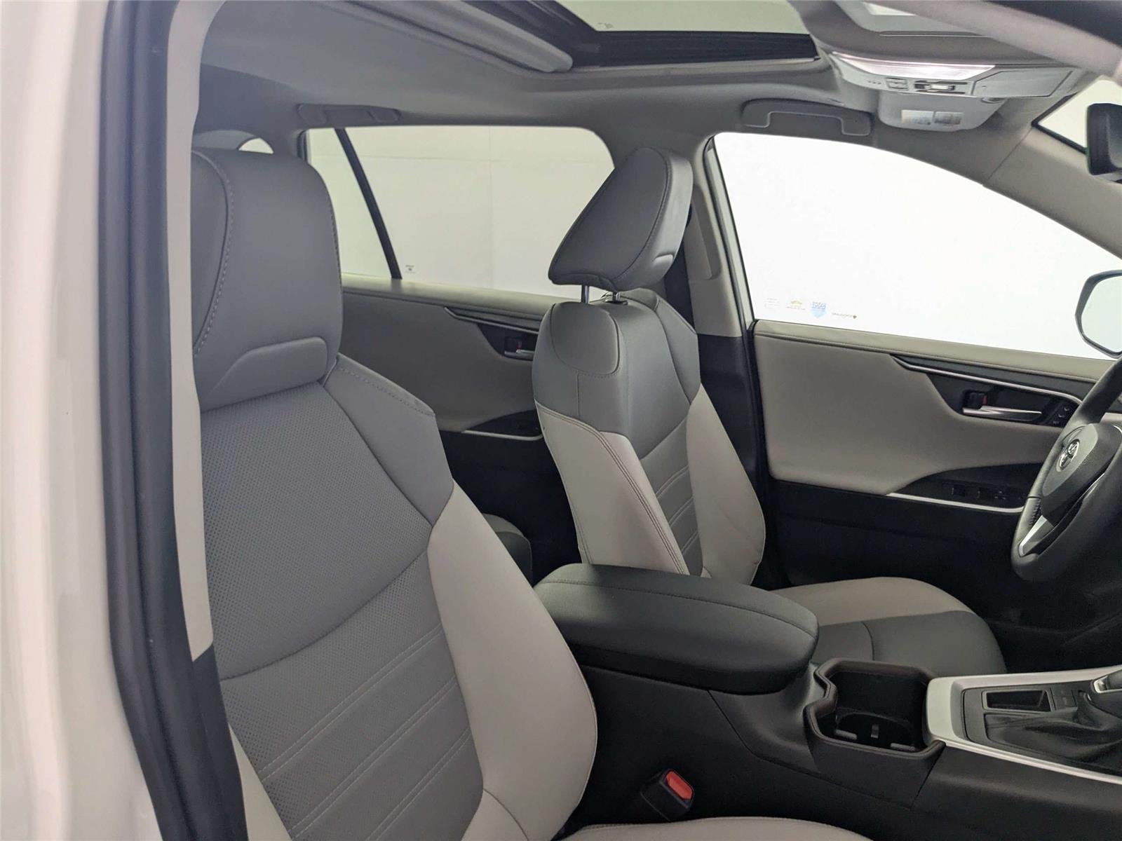 Certified Used 2024 Wind Chill Pearl Toyota Limited image 35