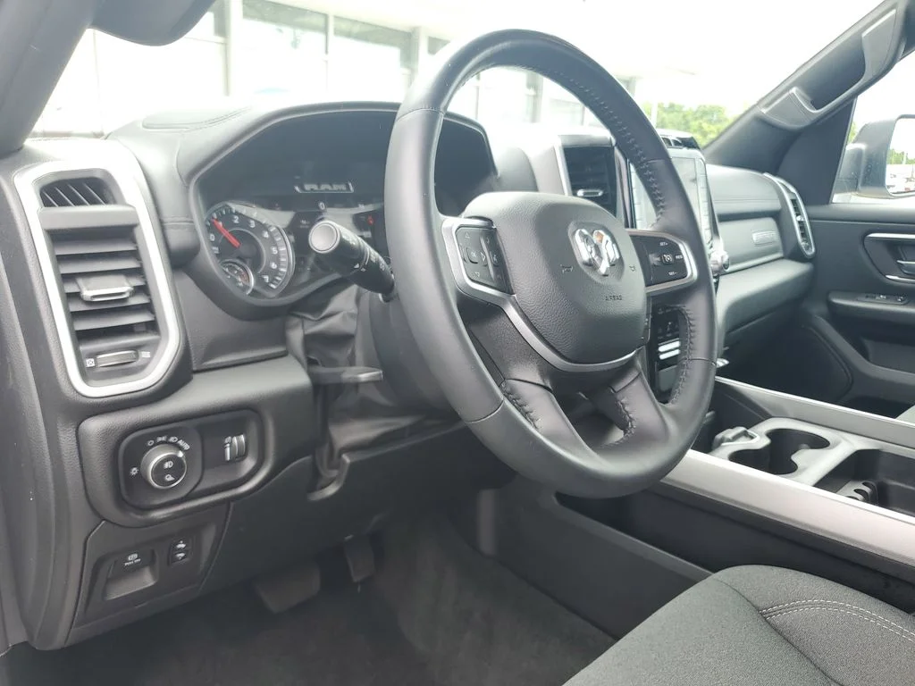 Used 2023 White Ram Big Horn/Lone Star image 19