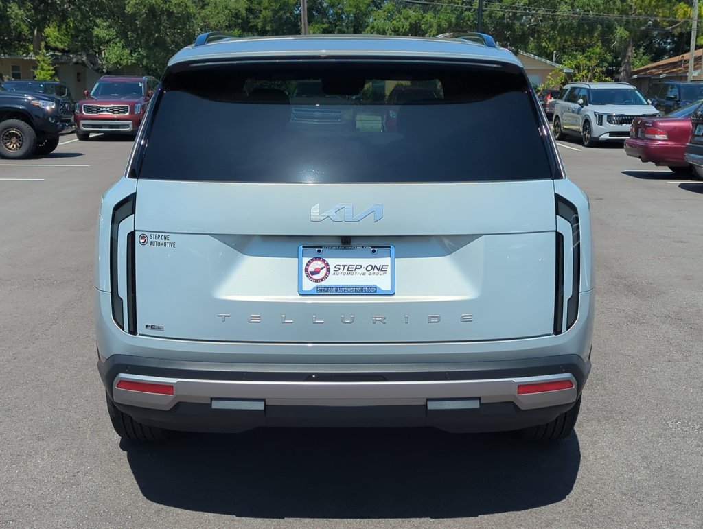 New 2027 Ivory Silver Kia EX image 6