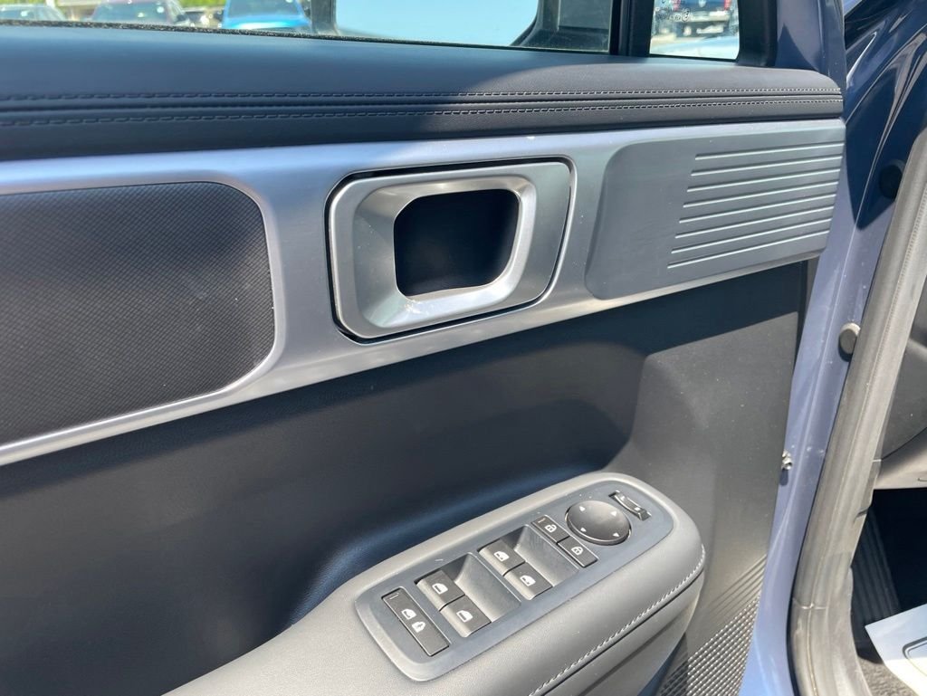 Used 2025 Blue Hyundai SEL image 16