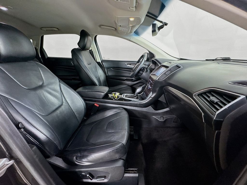 Used 2016 Gray Metallic Ford Titanium image 34