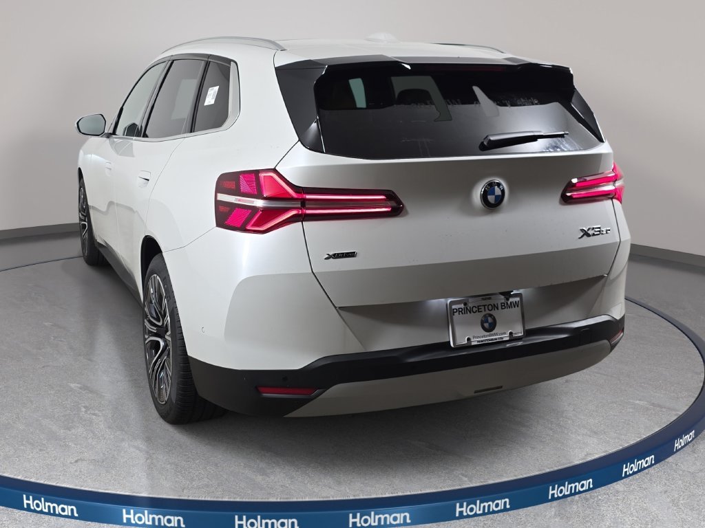 Certified Used 2026 Mineral White Metallic BMW 30 xDrive image 7