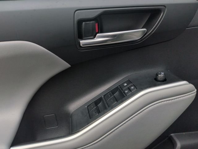 Used 2022 Black Toyota XLE image 13