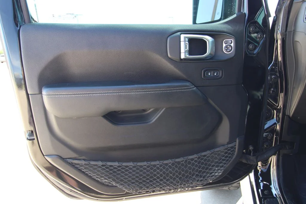 Used 2019 Black Jeep Unlimited Sahara image 40