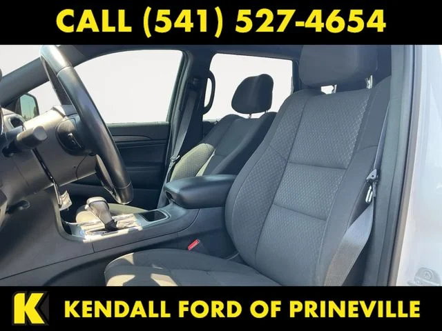 Used 2019 Bright White Clearcoat Jeep Laredo image 11