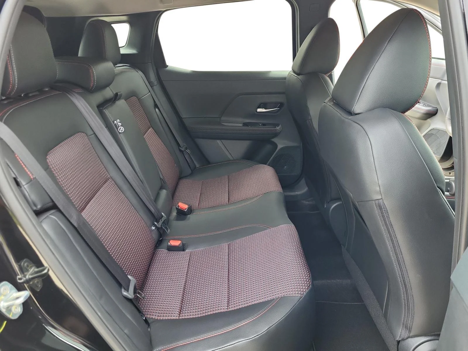 2025 Nissan Kicks SR - Photo 23