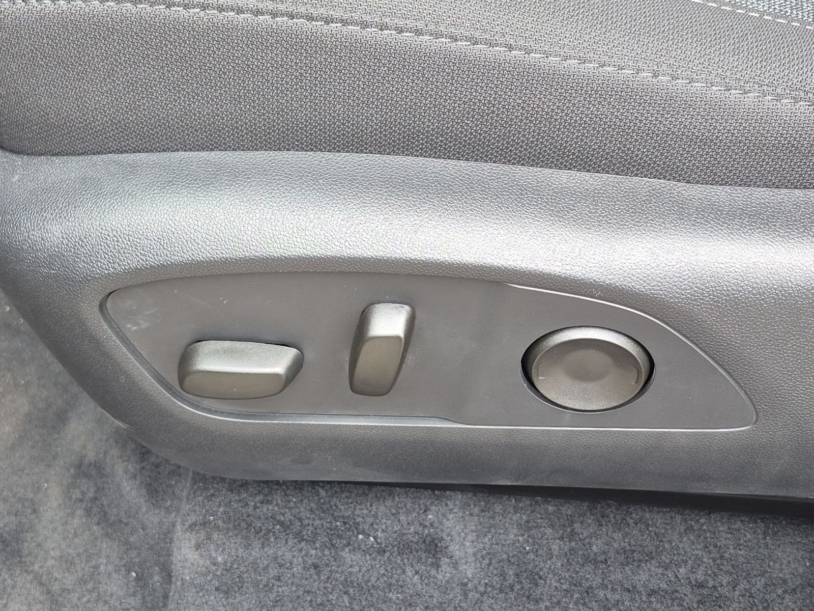 2025 GMC Acadia Elevation - Photo 35