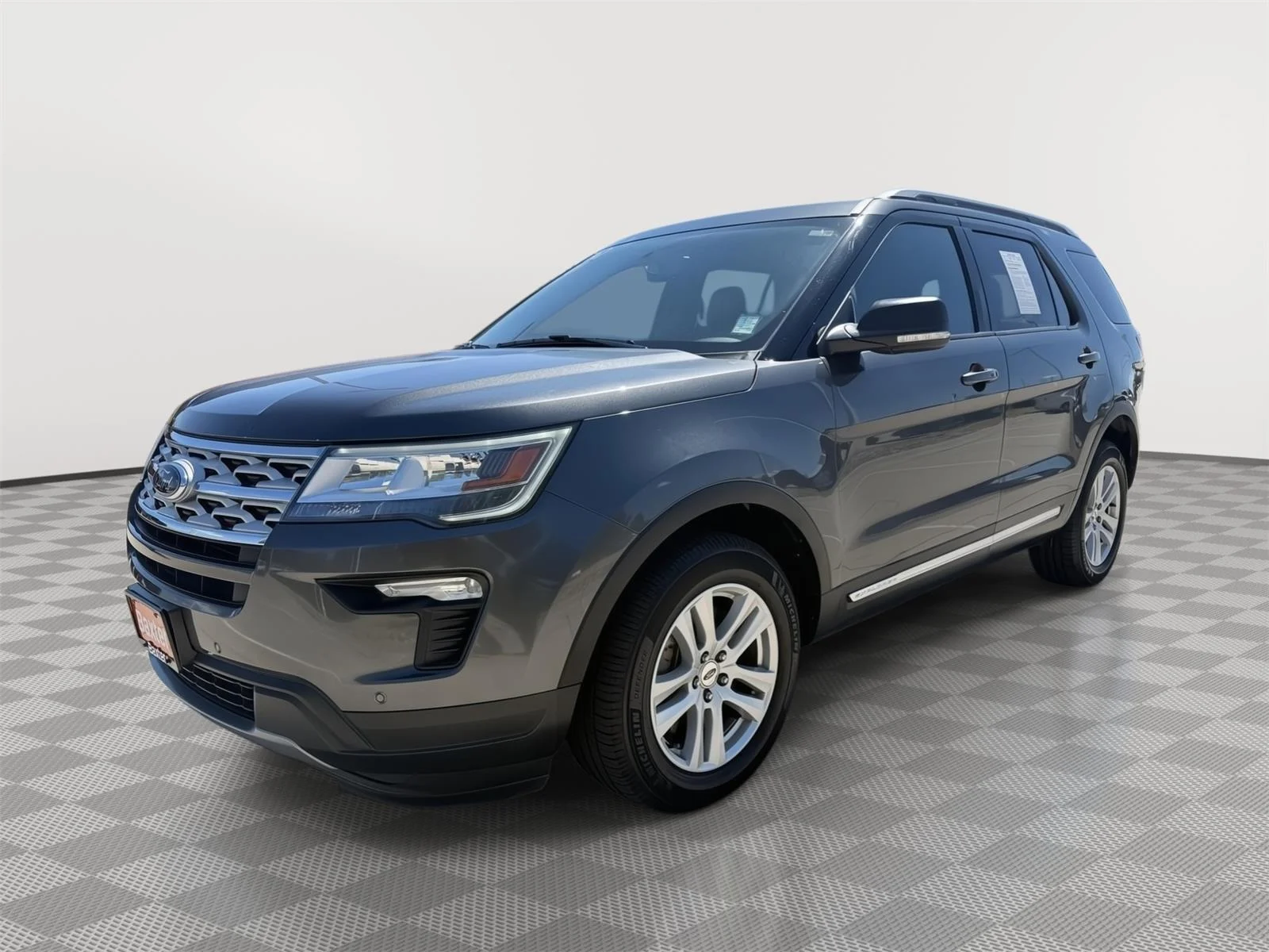 Used 2019 Magnetic Ford XLT image 3