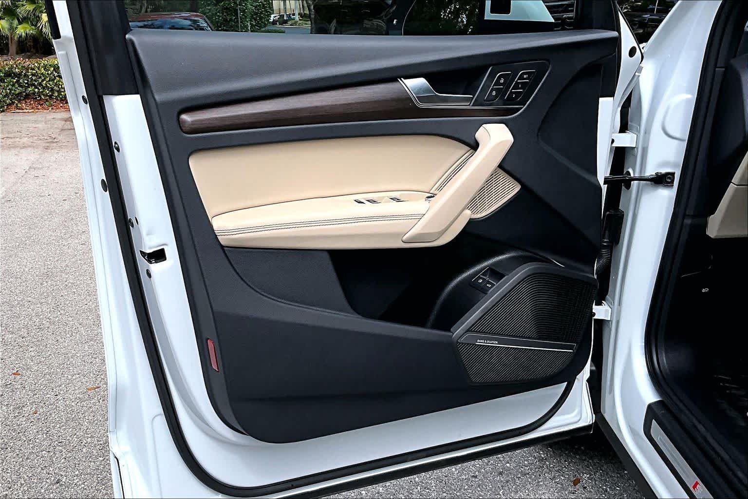 Used 2025 Glacier White Metallic Audi S line Premium Plus image 26