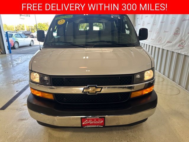 2025 Chevrolet Express Passenger LT - Photo 20
