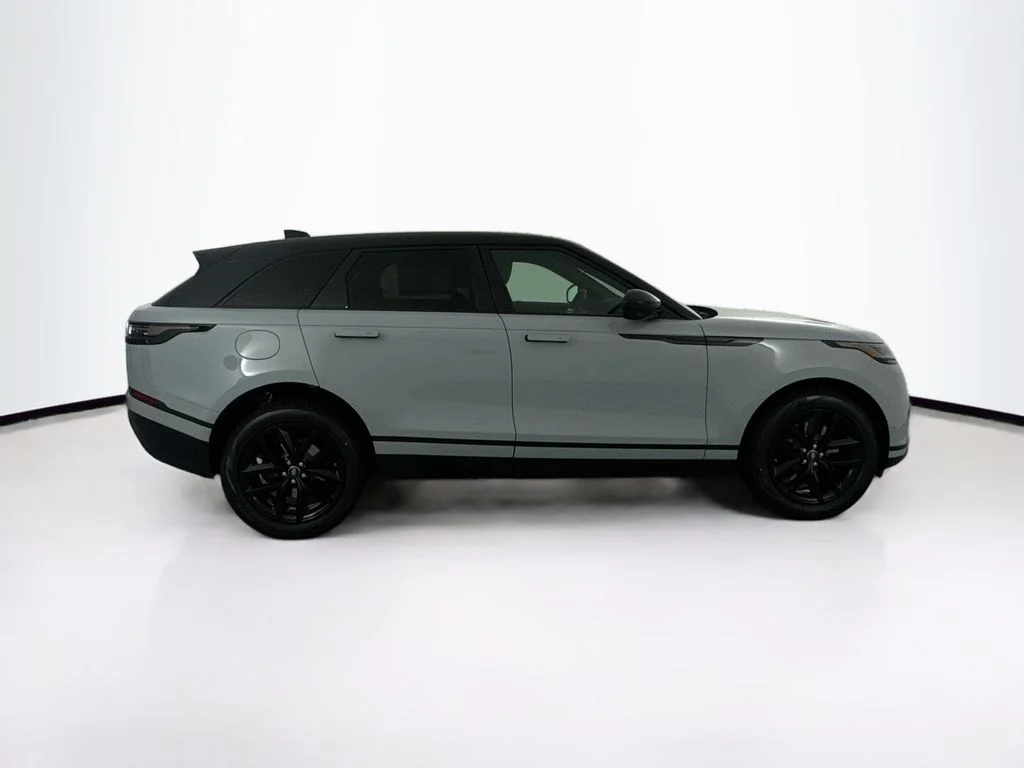 New 2026 Arroios Grey Land Rover S image 4