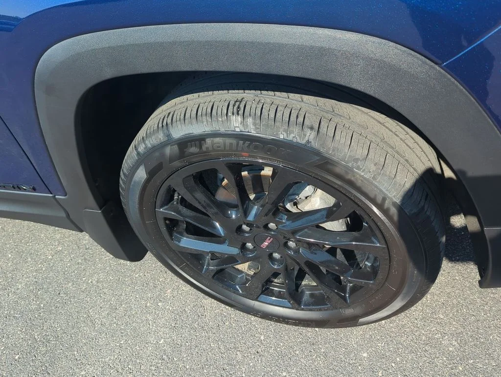 Used 2023 Blue GMC SLE image 10