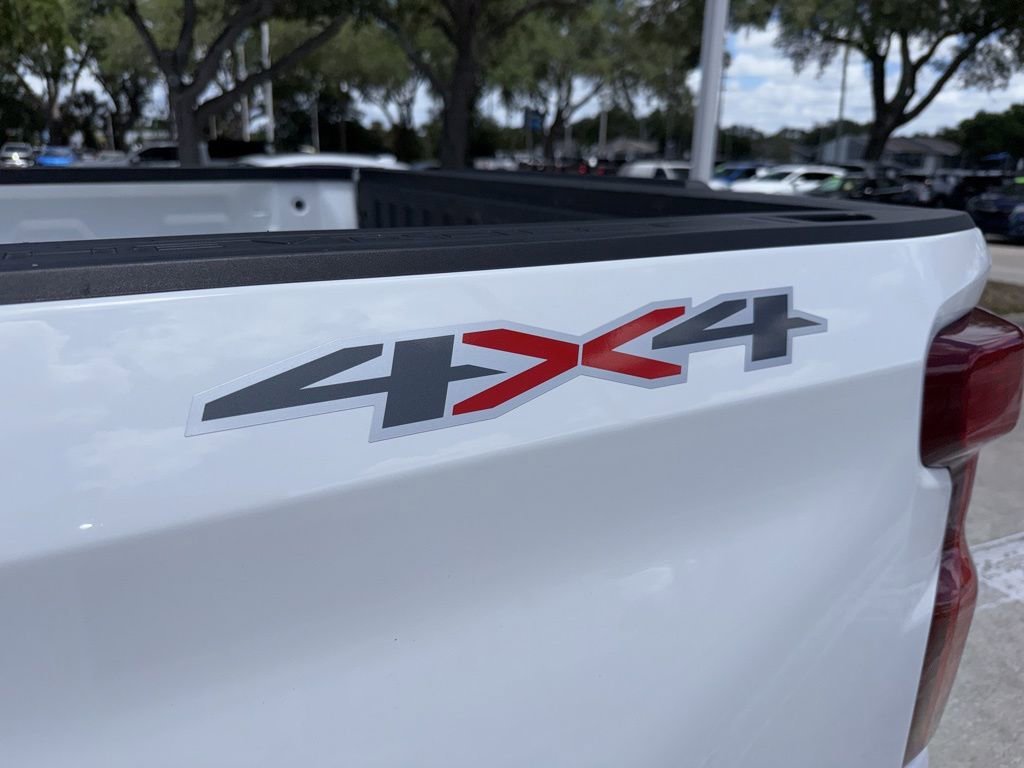 2025 Chevrolet Silverado 1500 LT - Photo 15