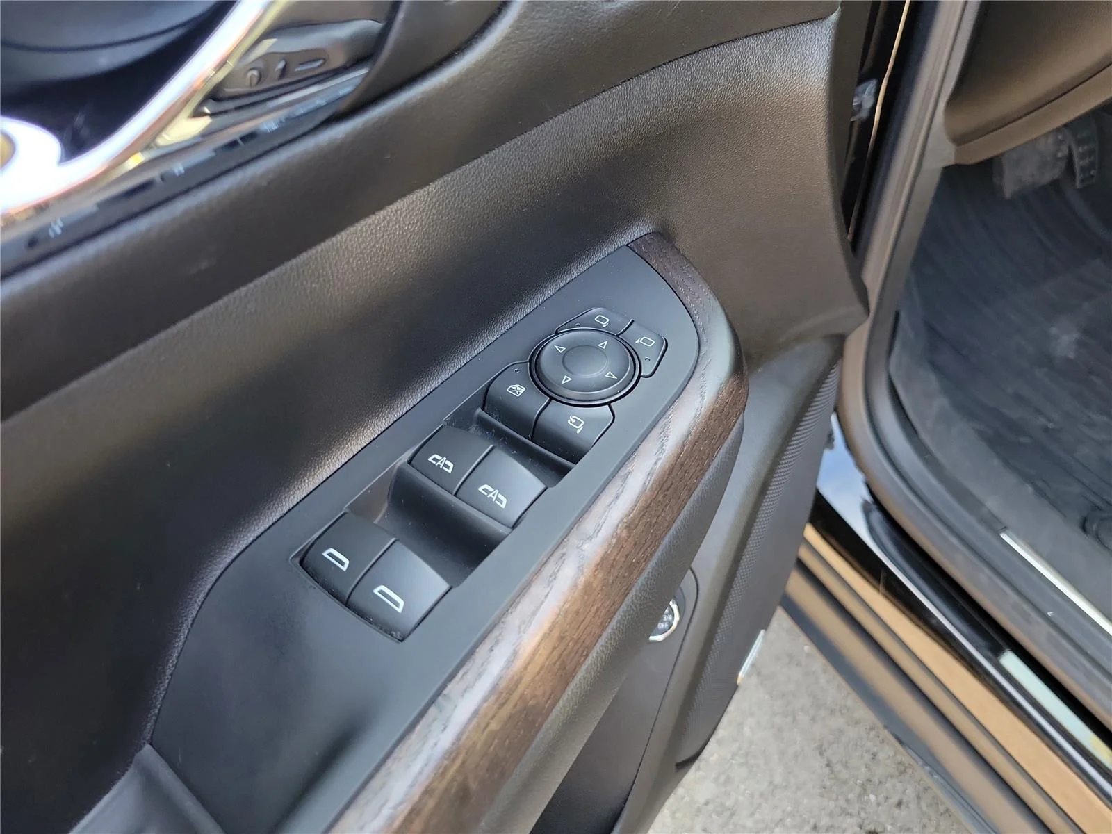 2023 GMC Acadia Denali - Photo 23