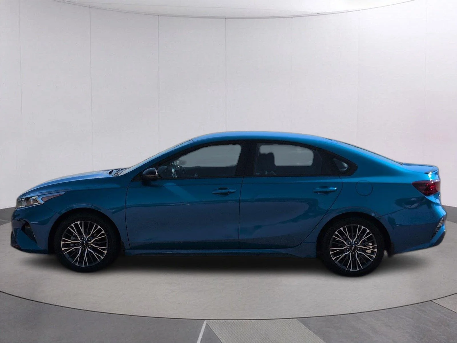 Used 2024 Sporty Blue Kia GT-Line image 2