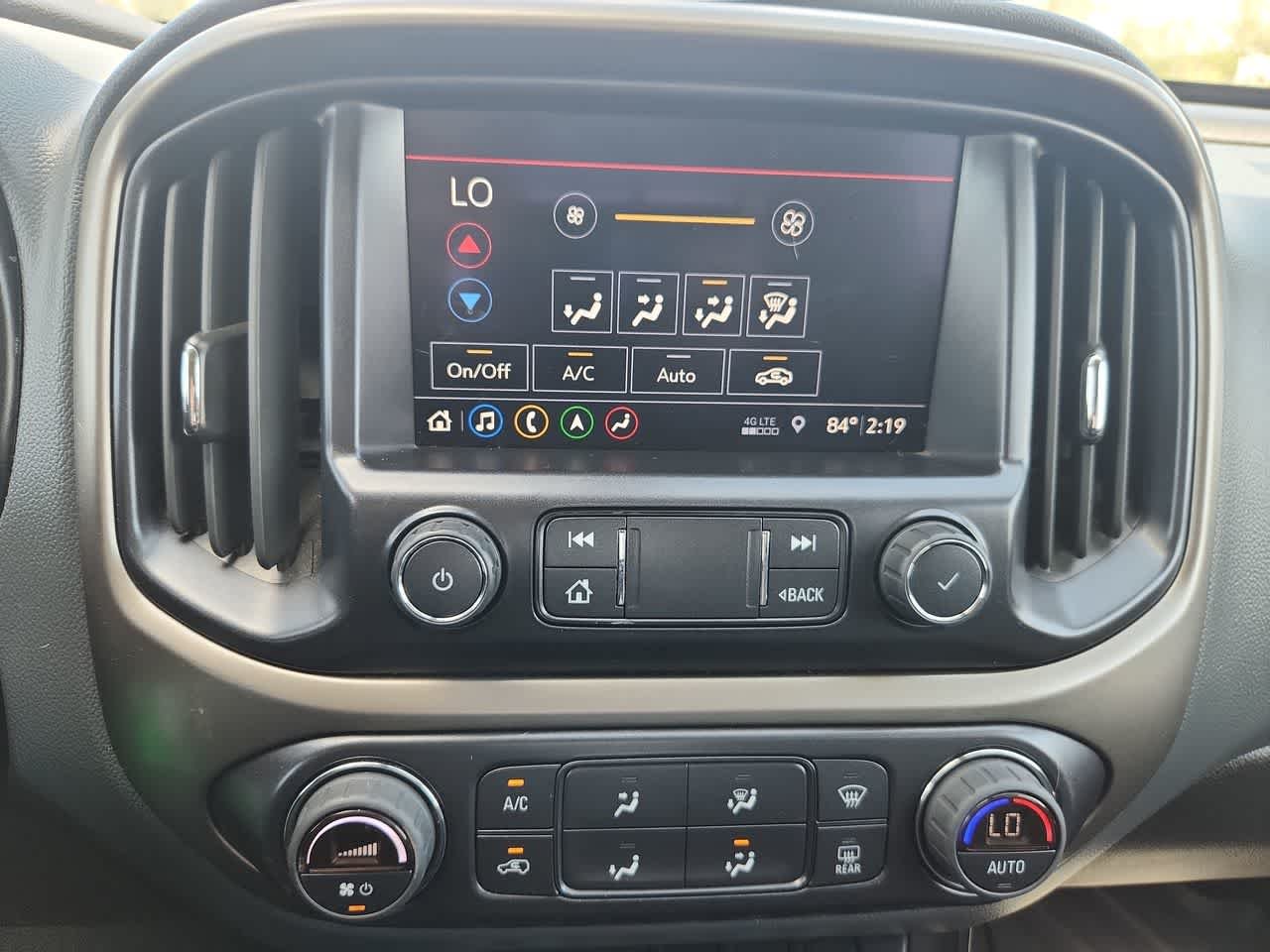 Used 2022 Summit White Chevrolet Z71 image 20