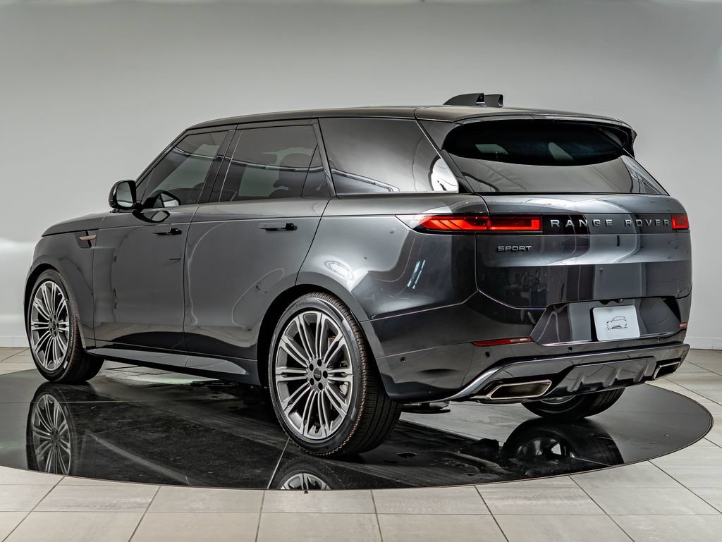 New 2026 Carpathian Grey Land Rover Dynamic SE image 7