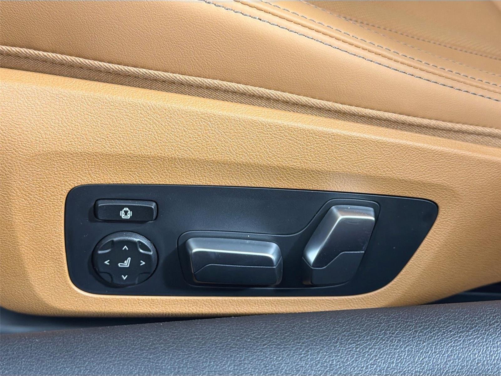 New 2026 Aventurin Red Metallic BMW 840i image 36