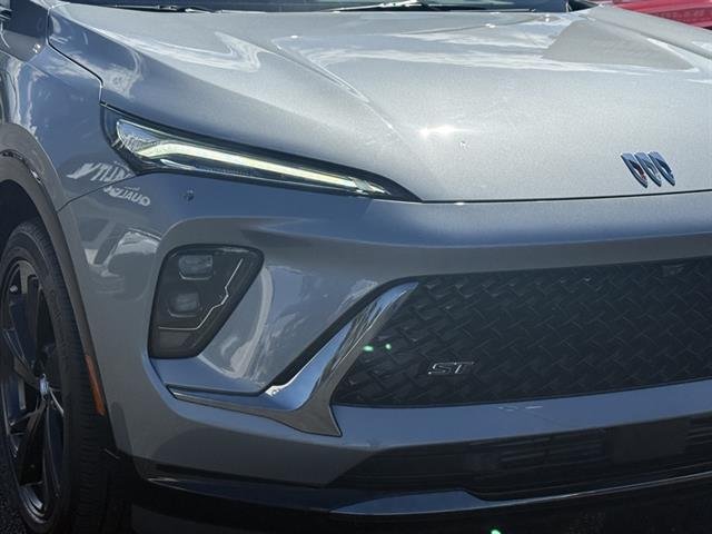 2024 Buick Envision Sport Touring photo 2