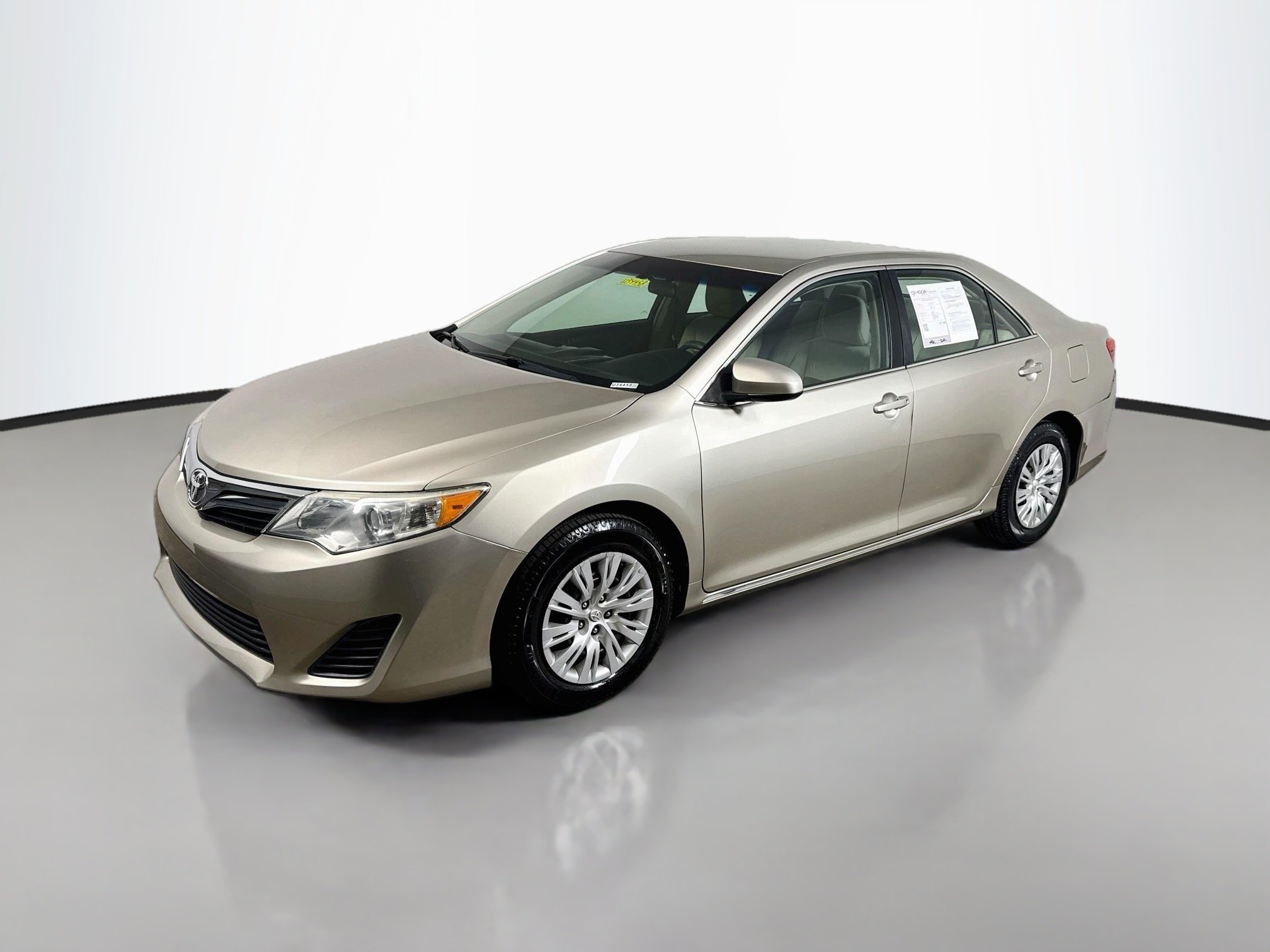 Used 2014 Creme Brulee Mica Toyota LE image 3