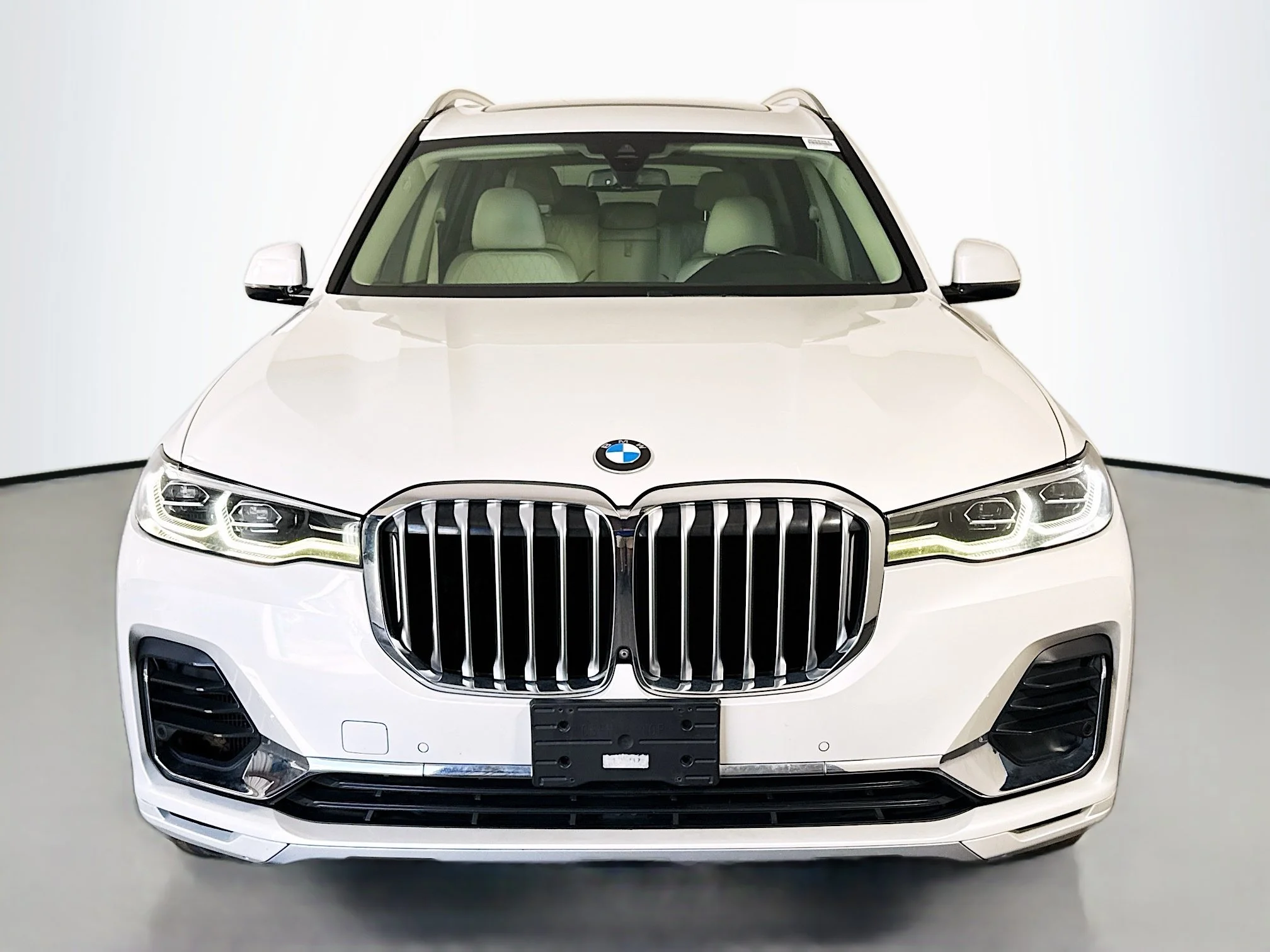 Used 2020 Mineral White Metallic BMW xDrive40i image 2
