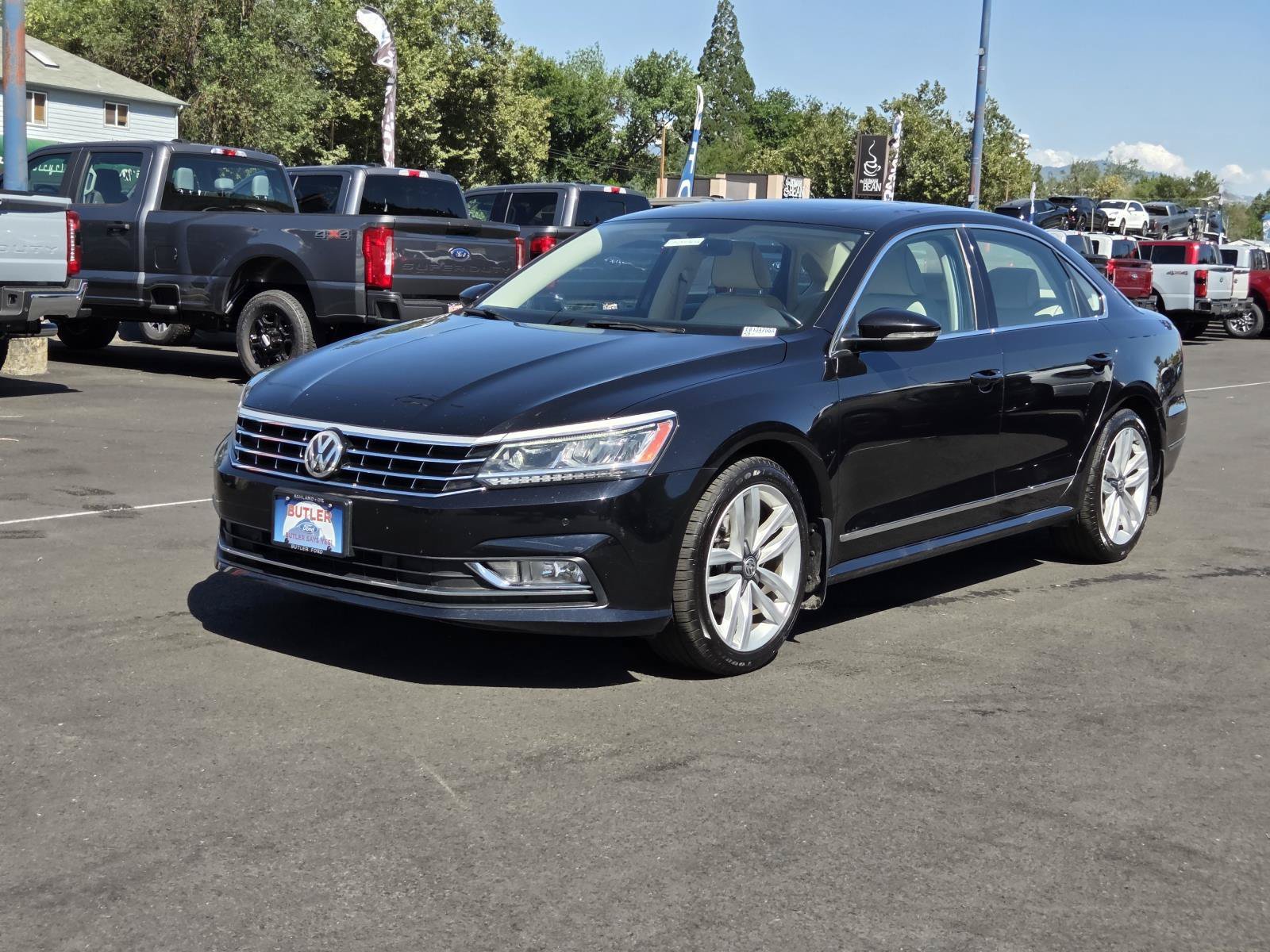 Used 2017  Volkswagen 1.8T SE w/Technology image 1