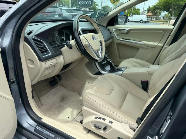 Used 2016 Gray Volvo T6 image 11