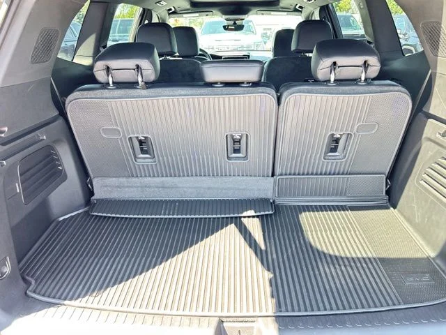Used 2024 White GMC Denali image 11