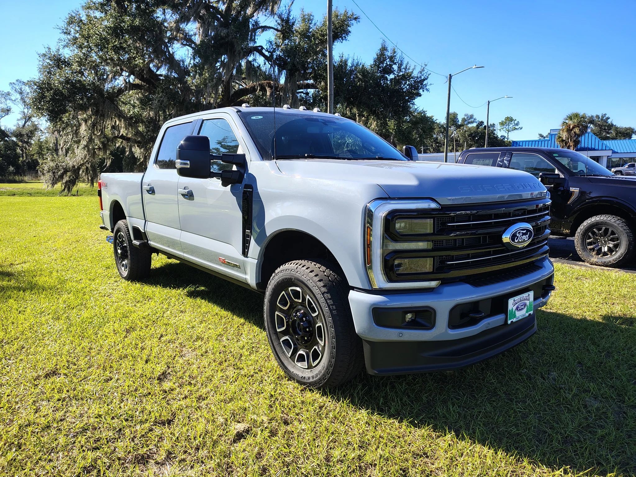 New 2027 Glacier Gray Metallic Tri-Coat Ford F-350® Platinum® image 10