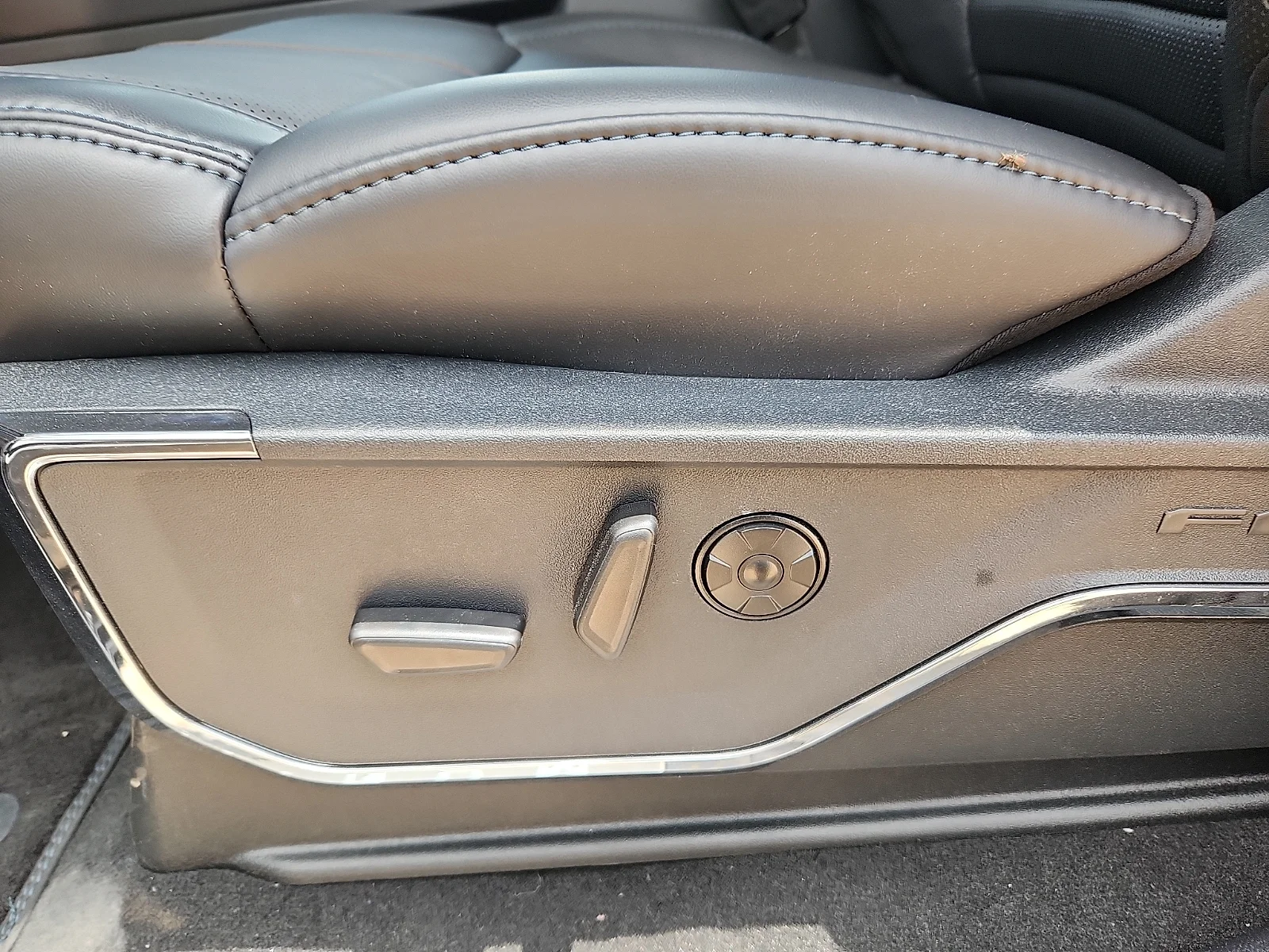 New 2026 Carbonized Gray Metallic Ford F-350® Platinum® image 16