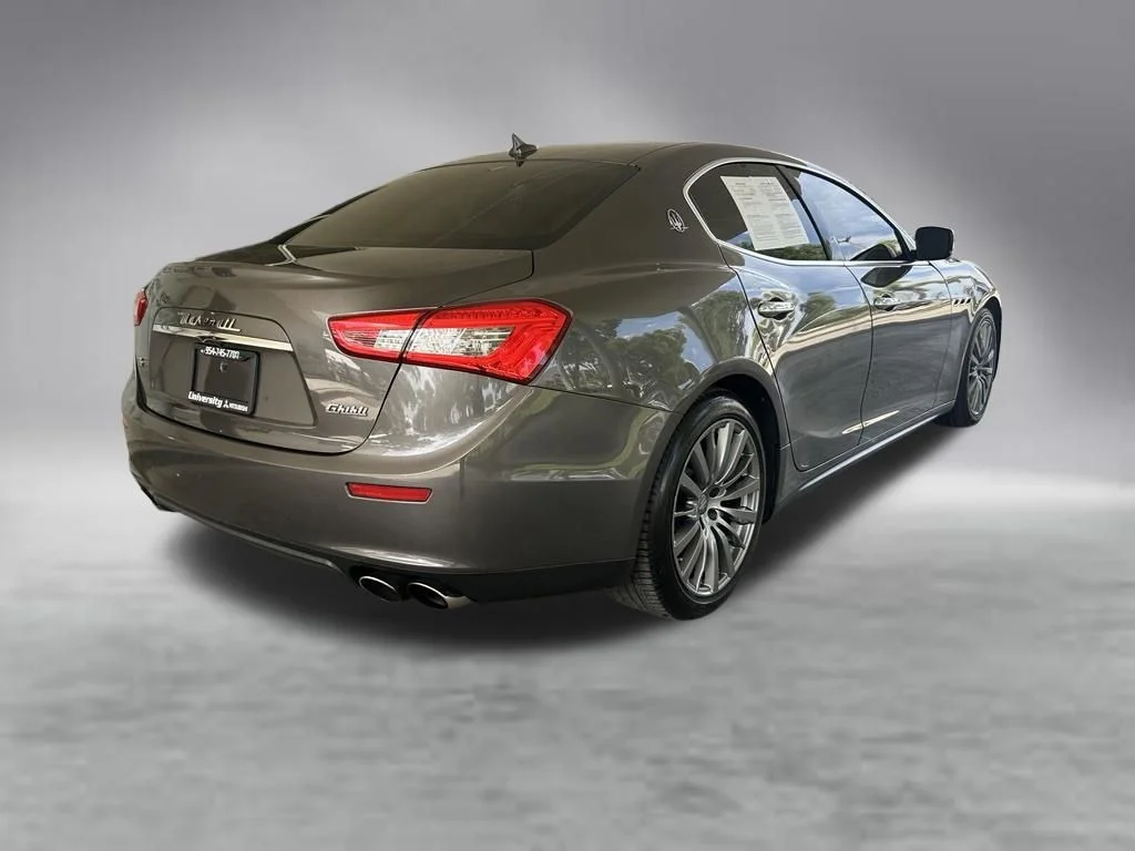 Used 2015 Gray Maserati Base image 3