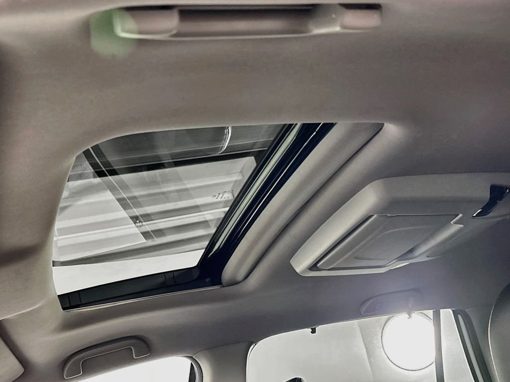 Used 2022 White Honda Touring image 19