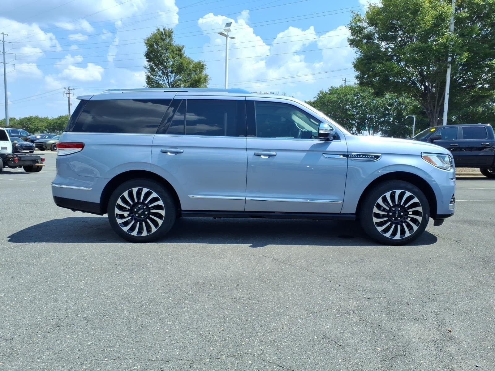 Used 2023 Chroma Crystal Blue Metallic Premium Colorant Lincoln Black Label image 11